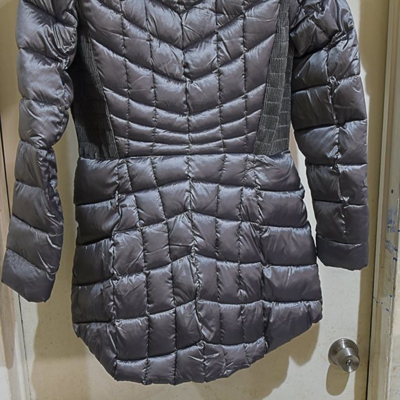 Bernardo Women's Charcoal Eco Plume Insulation Quilted Jacket - Picture 8 of 10